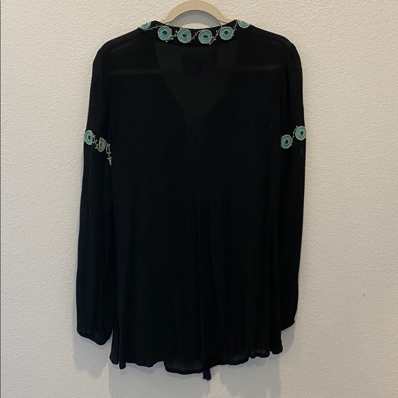 Double D Rqnch | Beaded boho blouse - Picture 3 of 6